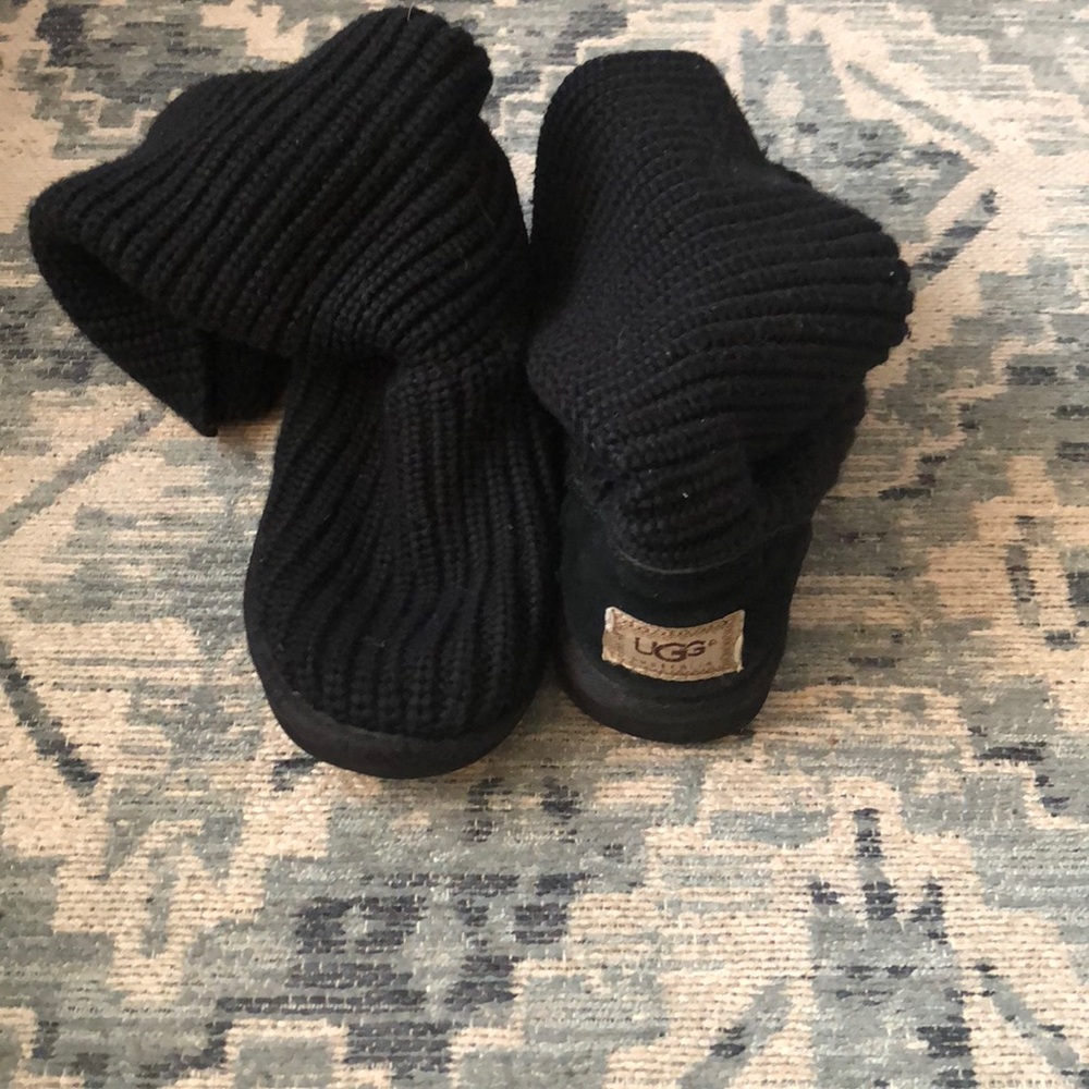 UGG